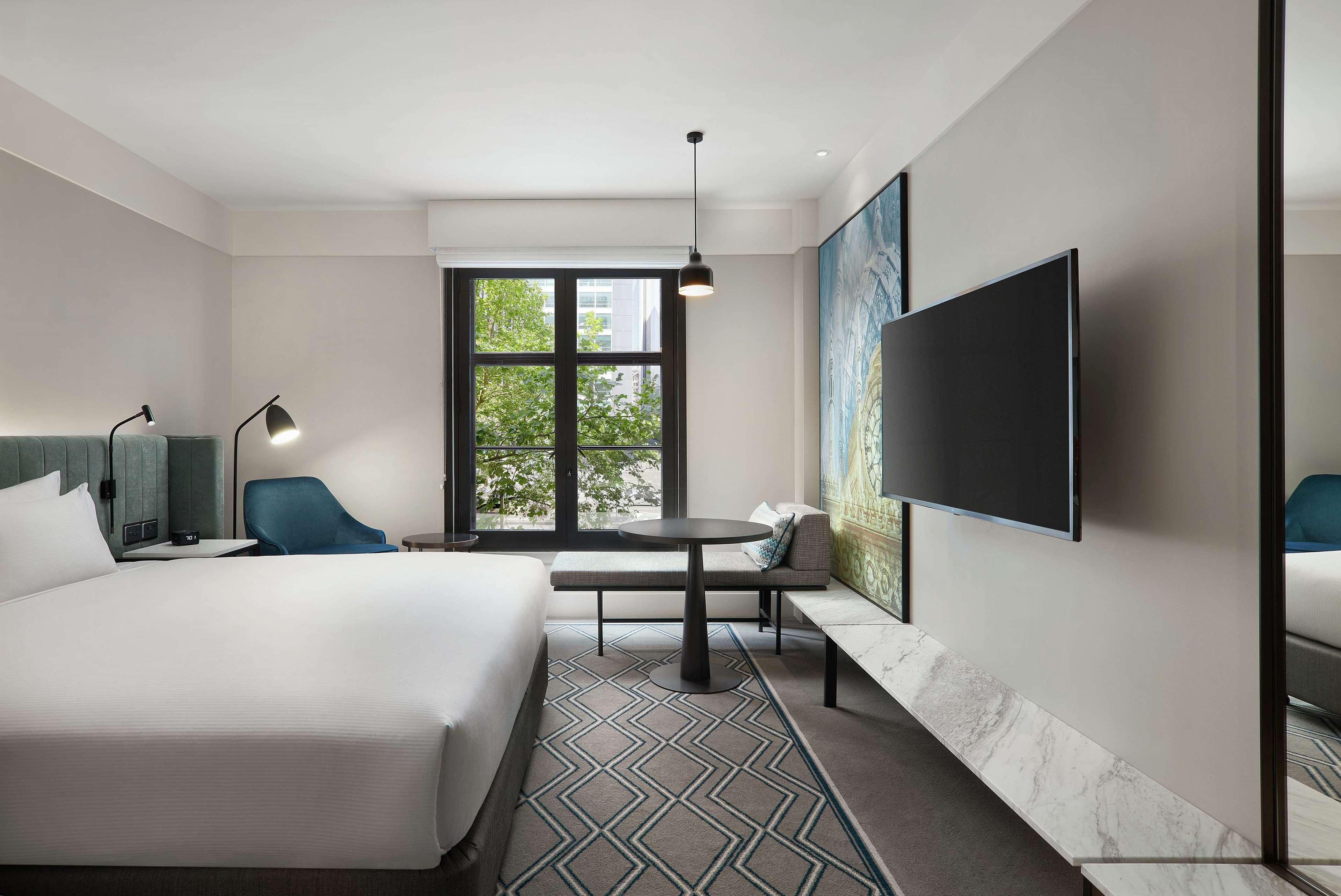 Hilton Melbourne Little Queen Street Exterior photo A guest room at the hotel